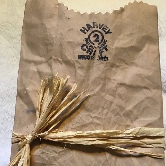 Host Pick- NWOT RARE Ceramic Pottery that looks like a store Grocery Bag - Picture 4 of 9